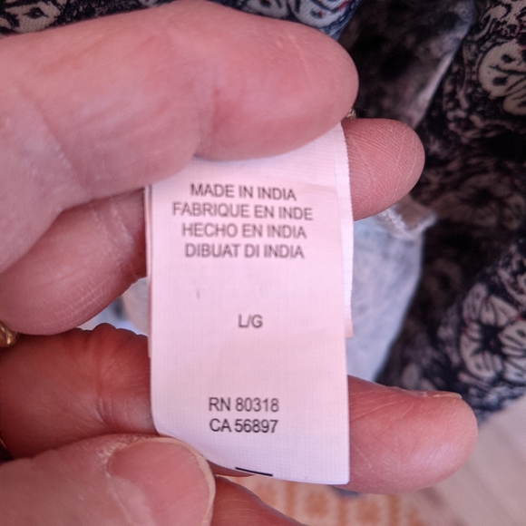 Lucky Brand top, size large in excellent condition - Picture 13 of 15